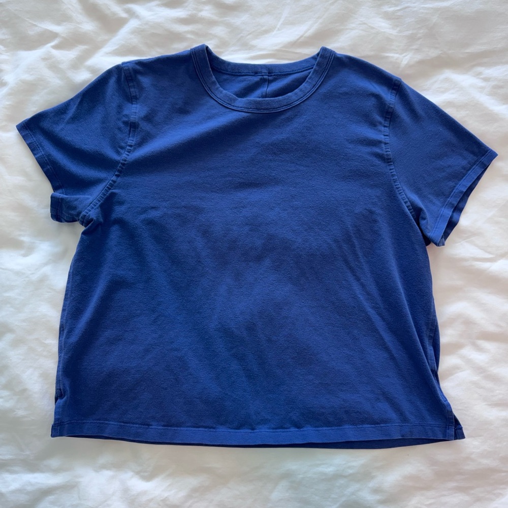 Lululemon cobalt blue classic fit cotton tee size 8 EUC